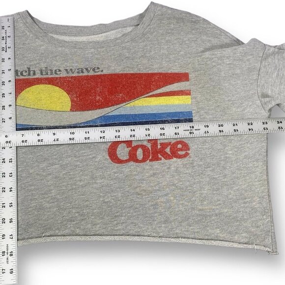 Coca-Cola Sweatshirt Womens Sz M Coke Catch the Wave Graphic Logo LS Crop Top - Picture 8 of 8